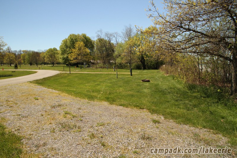 Campsite Photo of Site 18 at Lake Erie State Park, New York - Cross Site View